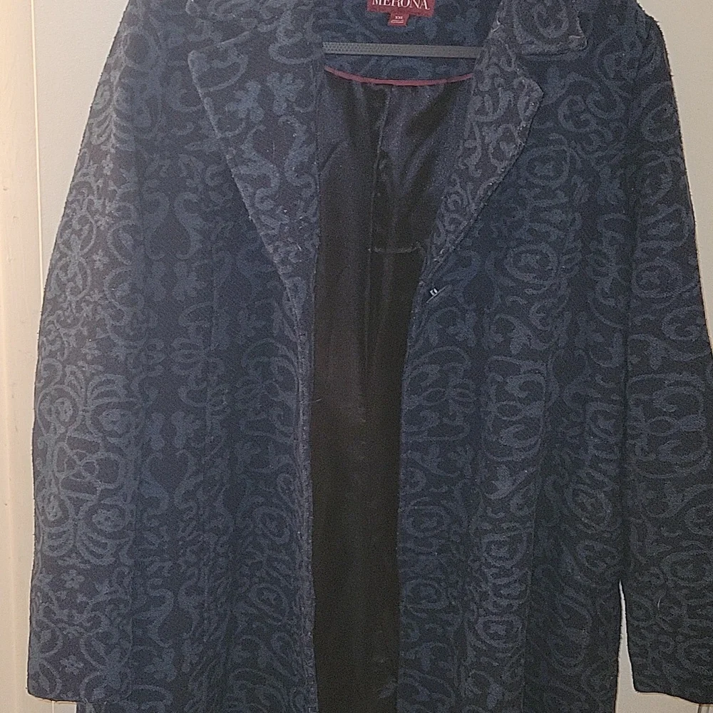 Coat - Picture 1 of 4